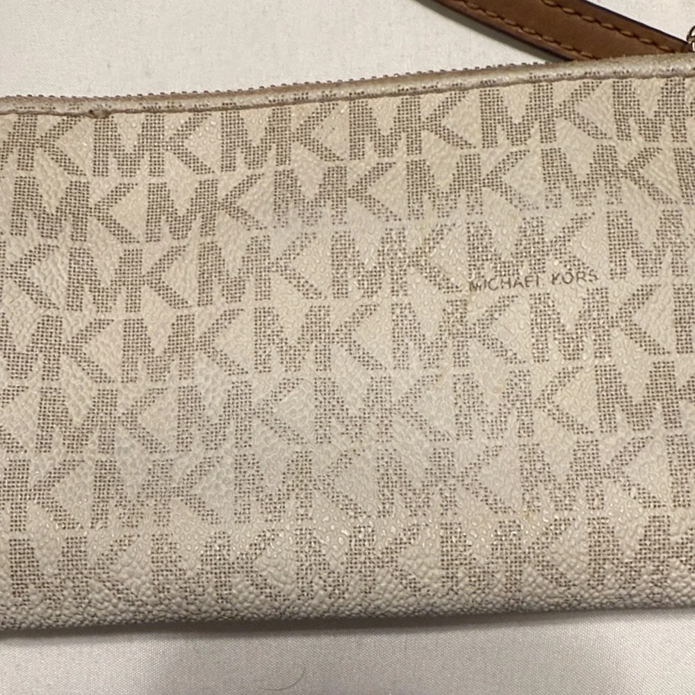 Michael Kors reposhing this